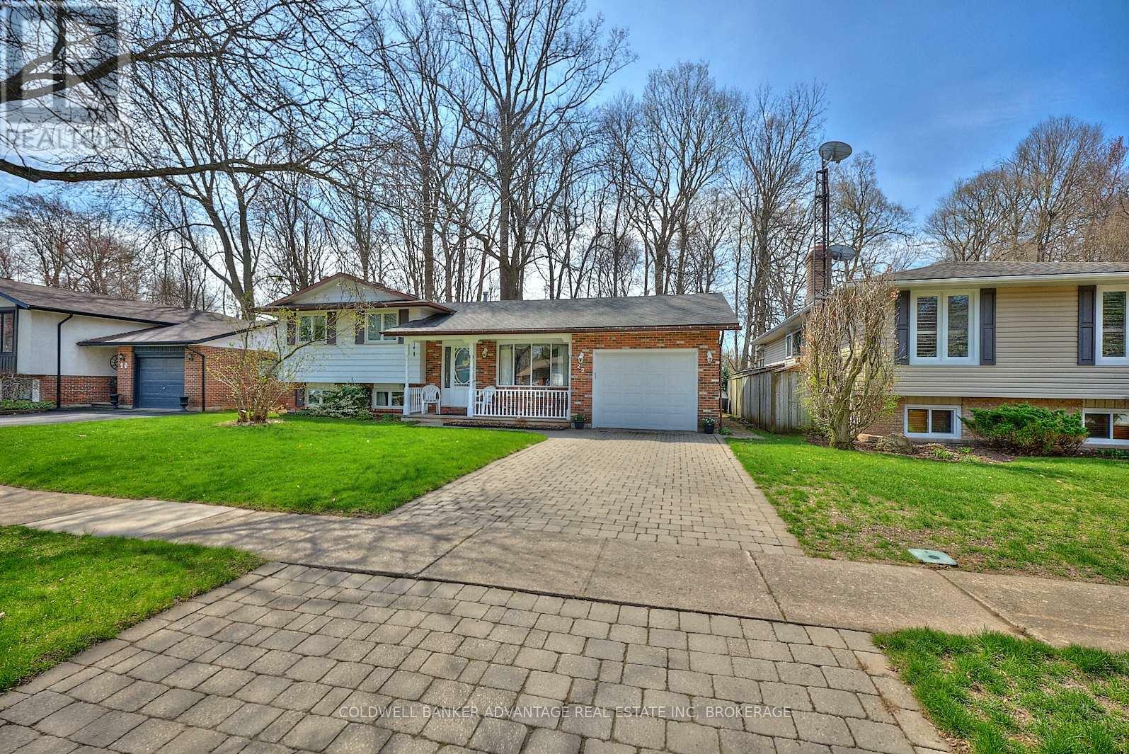 Photo de la propriété: 22 Spruceside Crescent South ON L0S 1E1