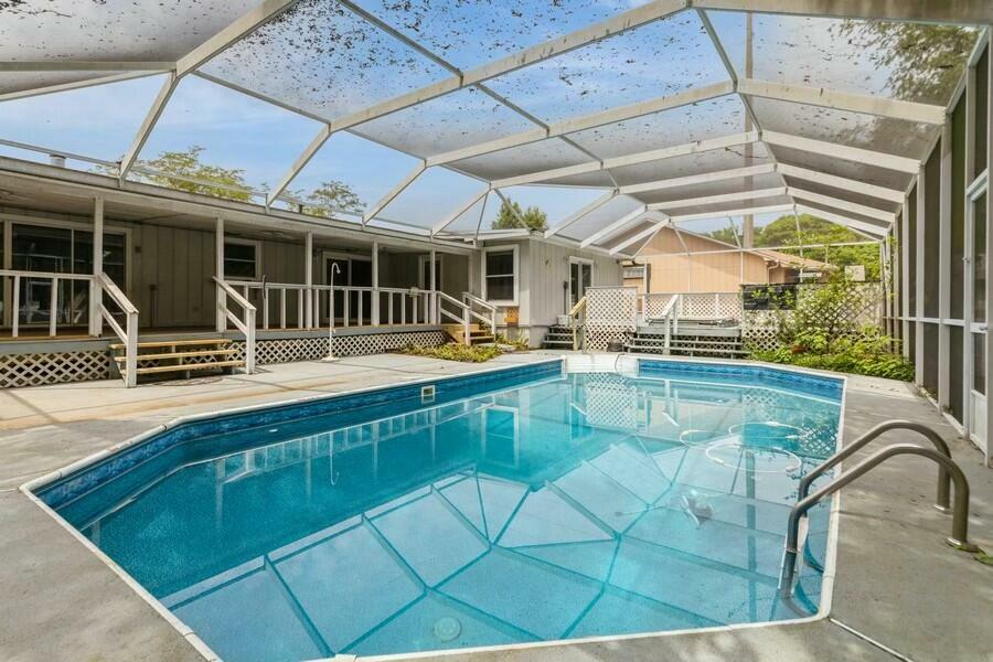 Property Photo: 1101 A Palm Boulevard FL 32578
