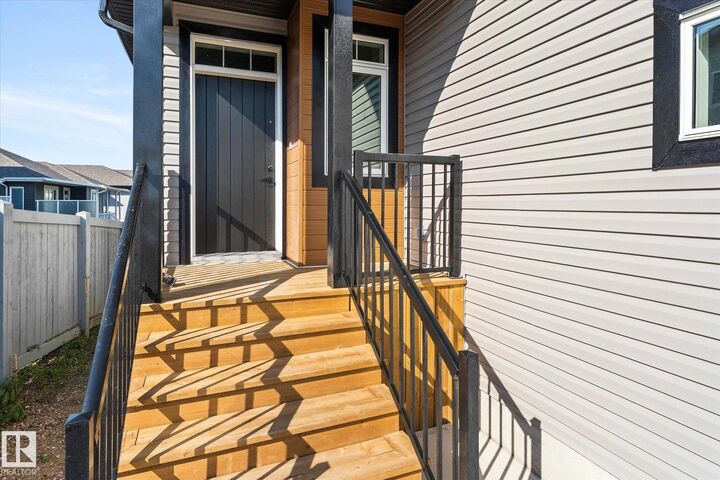 Property Photo: 325 Meadowview Drive AB T8L 0Y4
