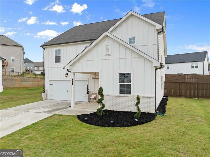 Property Photo: 32 Canopy Way GA 30534