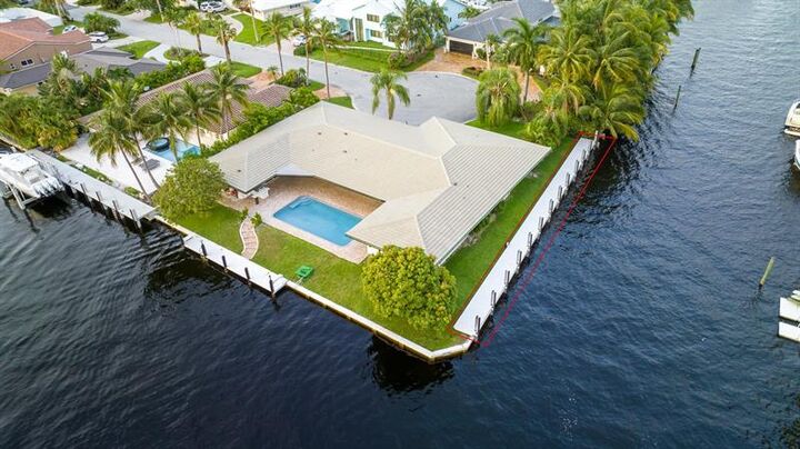 Property Photo:  5201 NE 33rd Avenue  FL 33308 