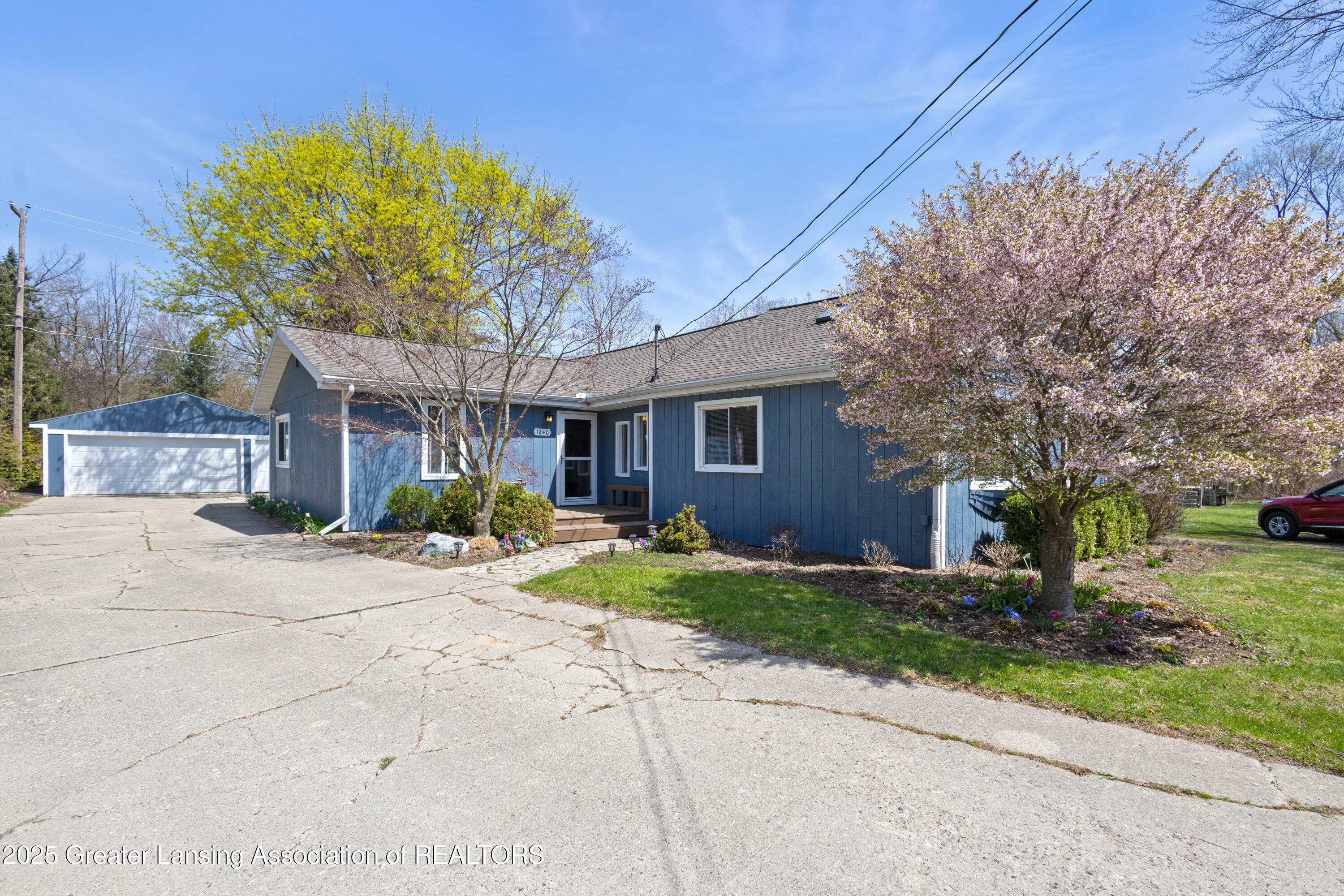 Property Photo: 1240 Haslett Road MI 48840