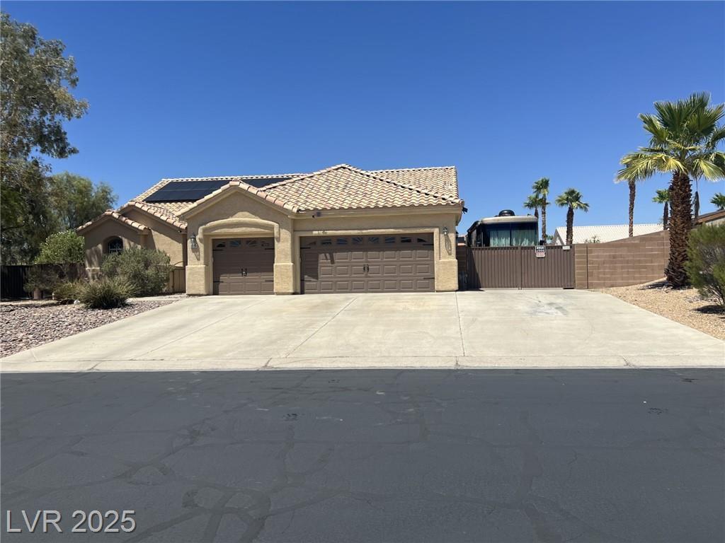 Property Photo: 6596 Secluded Avenue NV 89110