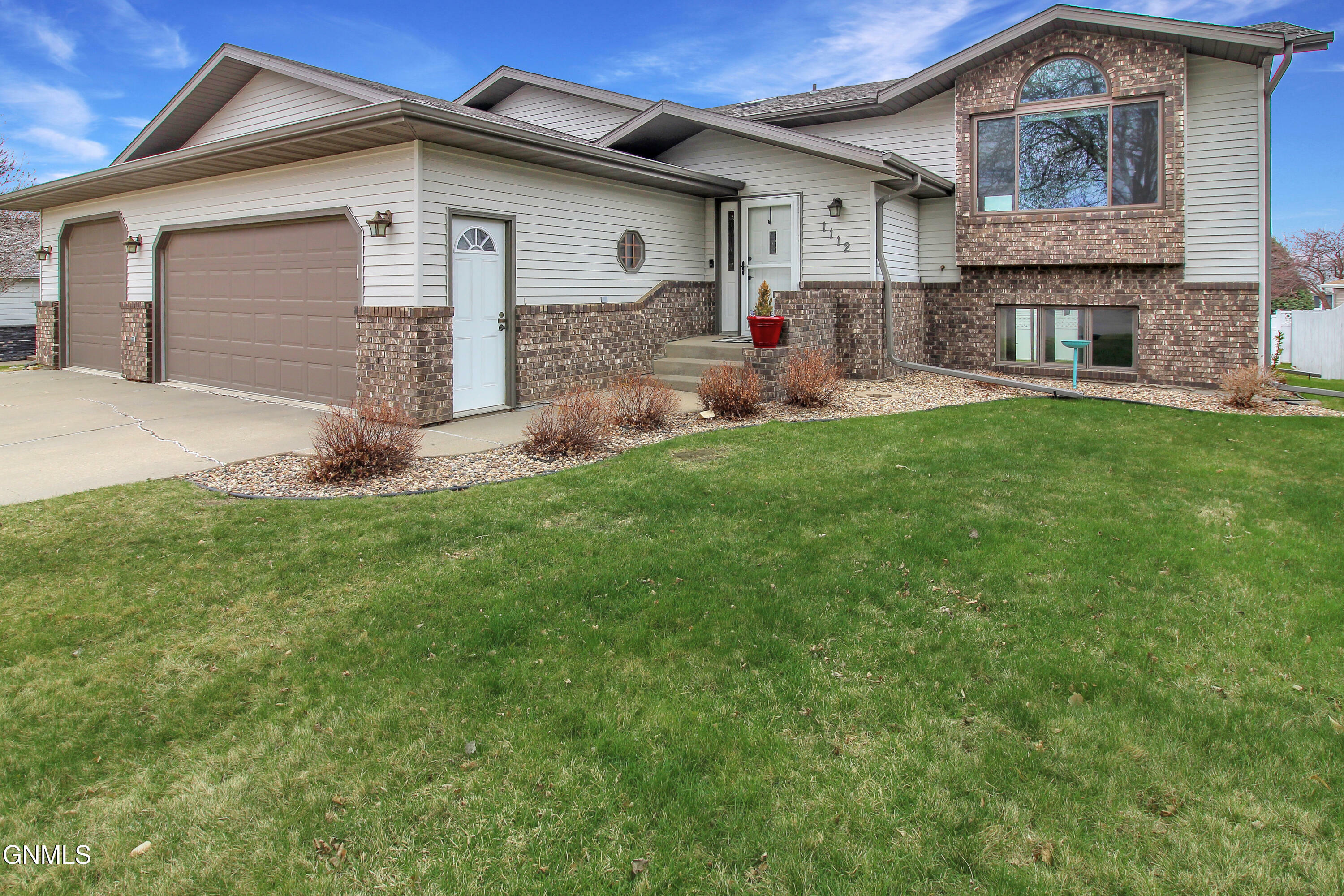 1112 3rd Avenue NE  Mandan ND 58554 photo