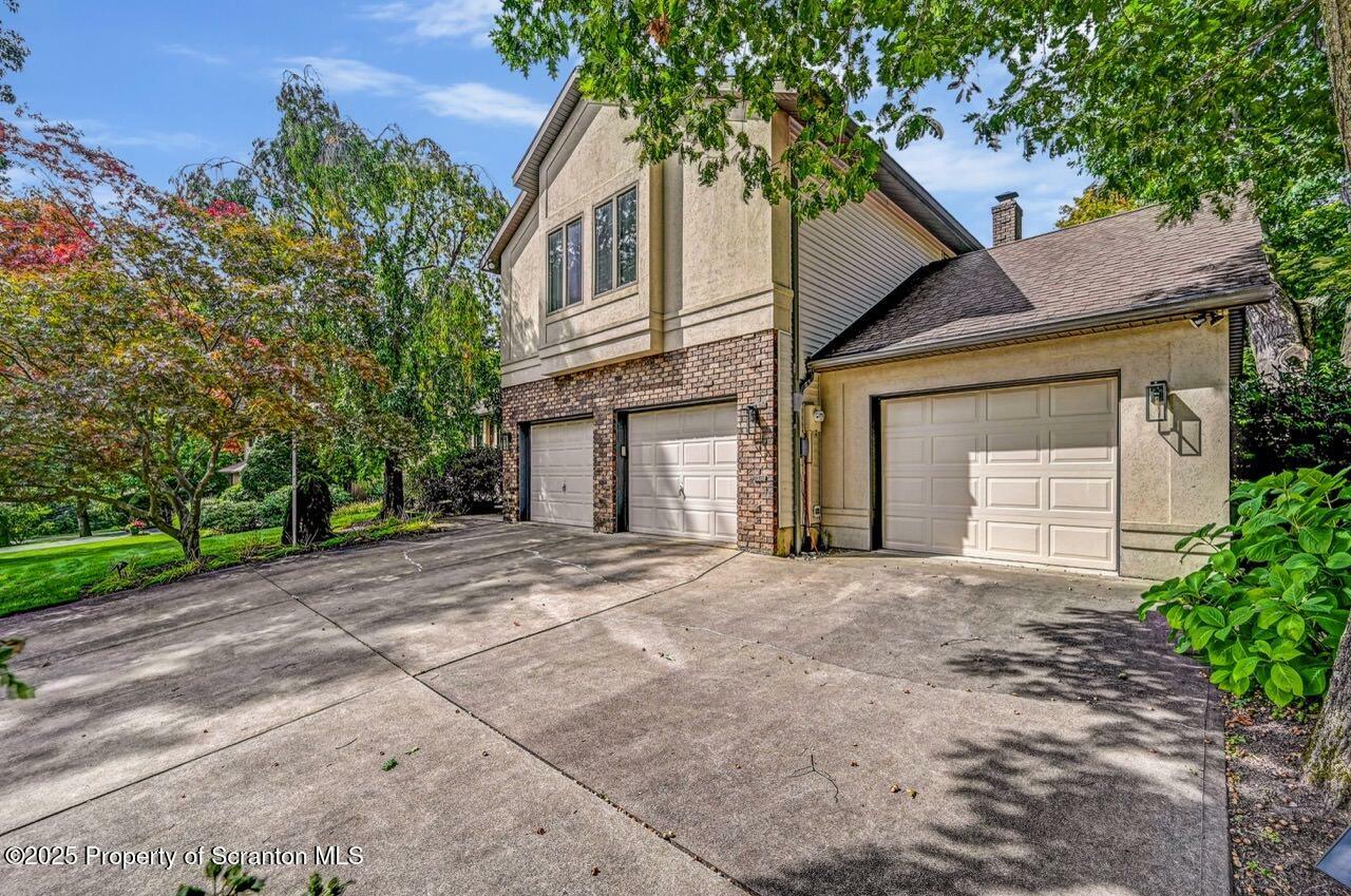 Property Photo: 504 Carnation Drive PA 18411