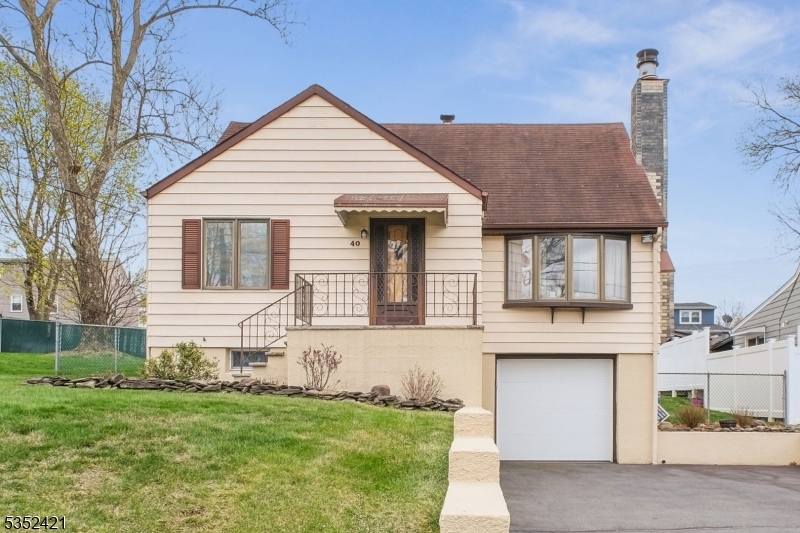 Property Photo: 40 Ridgeview Dr NJ 07424