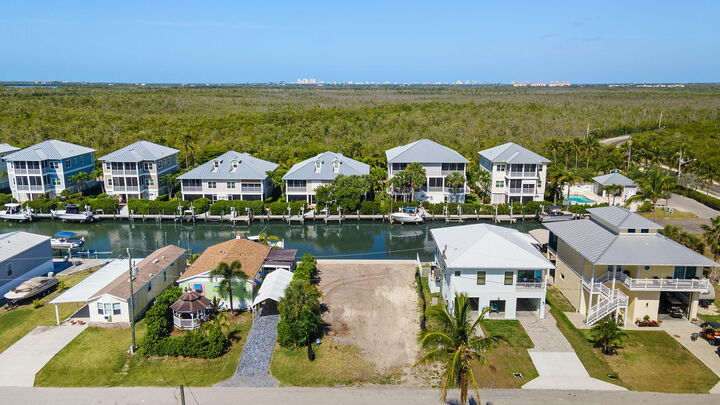 Property Photo: 609 Sunset Drive FL 34140