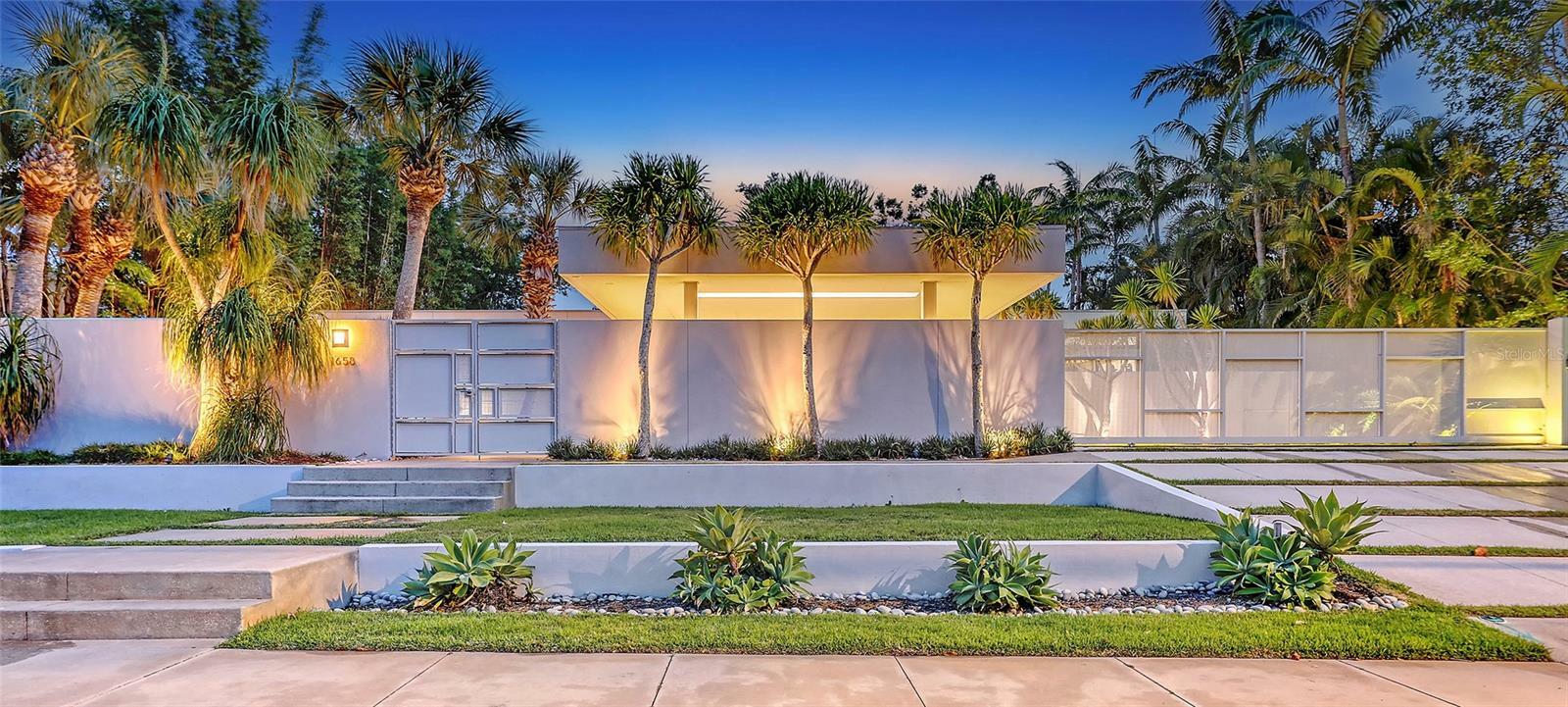 Property Photo: 1658 Hawthorne Street FL 34239