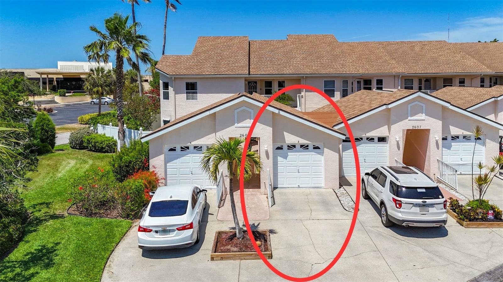 Property Photo: 2609 Waterford Way B FL 34221