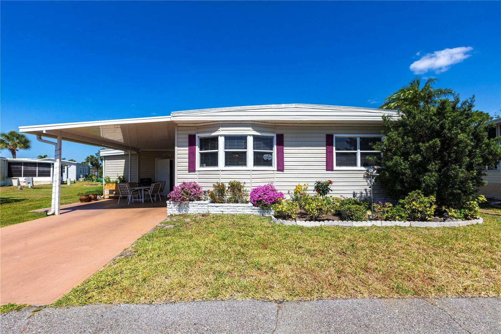 Property Photo: 2100 Kings Highway 847 FL 33980