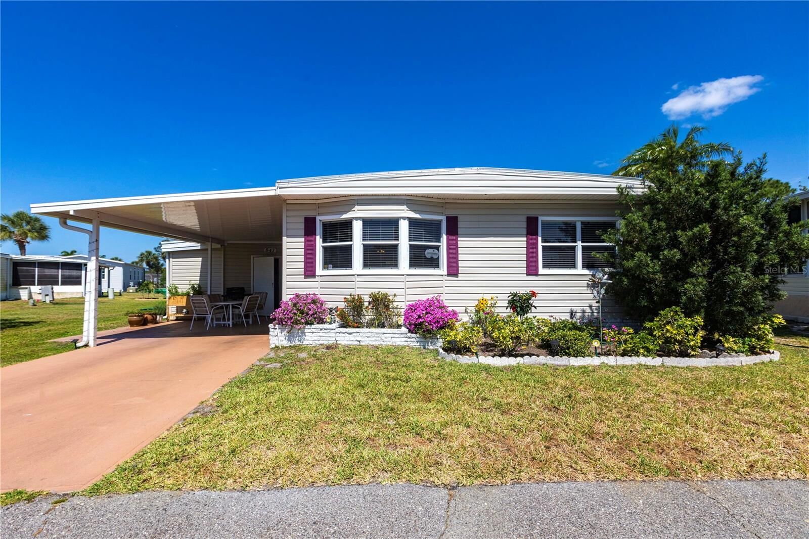 Property Photo:  2100 Kings Highway 847  FL 33980
