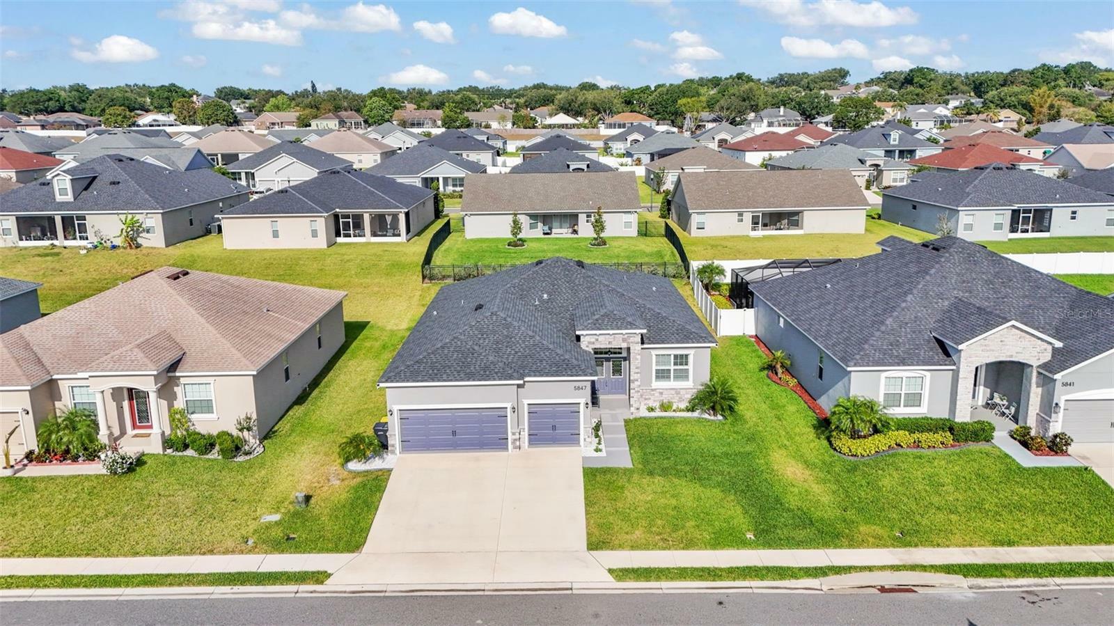 Property Photo: 5847 Valentino Way FL 33812