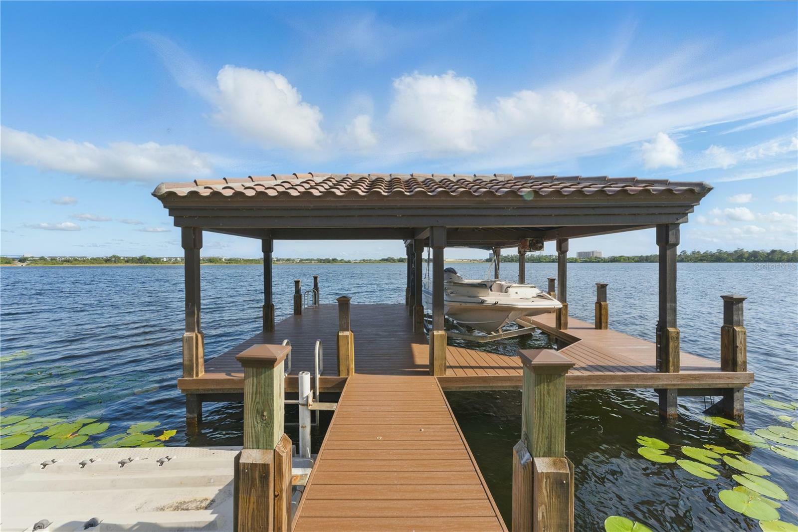 Property Photo: 7624 Pointe Venezia Drive FL 32836