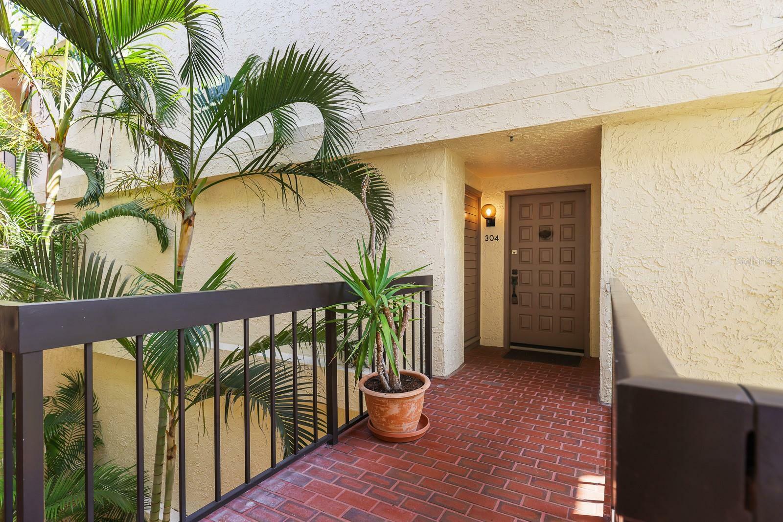 Property Photo: 1935 Gulf Of Mexico Drive G7-304 FL 34228