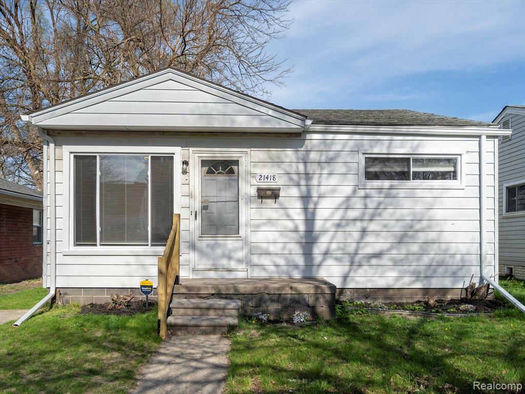 Property Photo: 21418 Panama Street MI 48091 2816