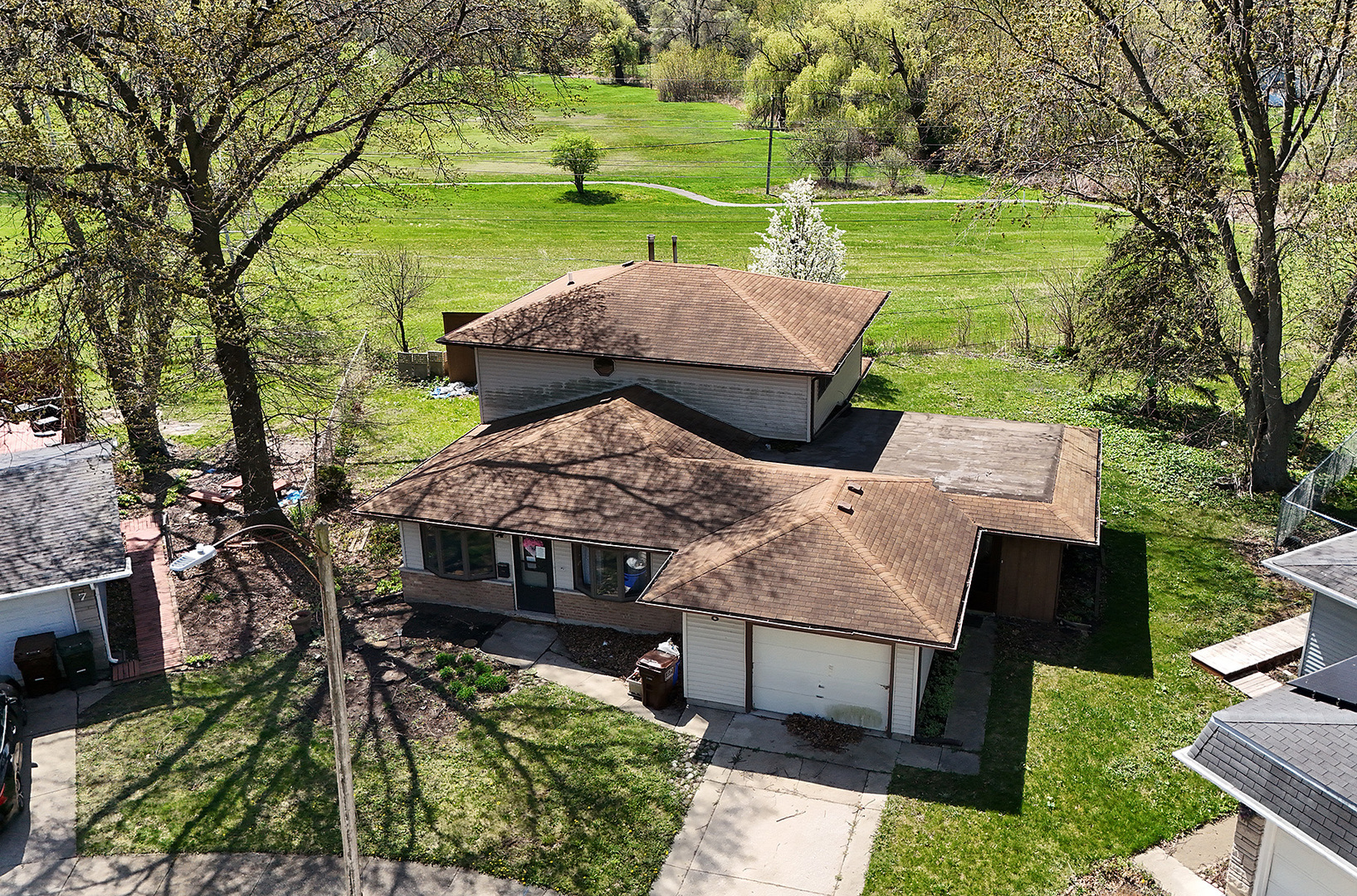 Property Photo: 8 Wayne Court IL 60466
