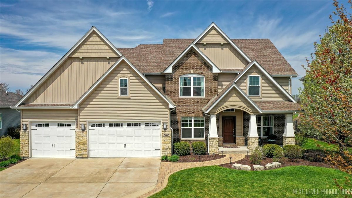 Property Photo: 25116 Island Drive IL 60544