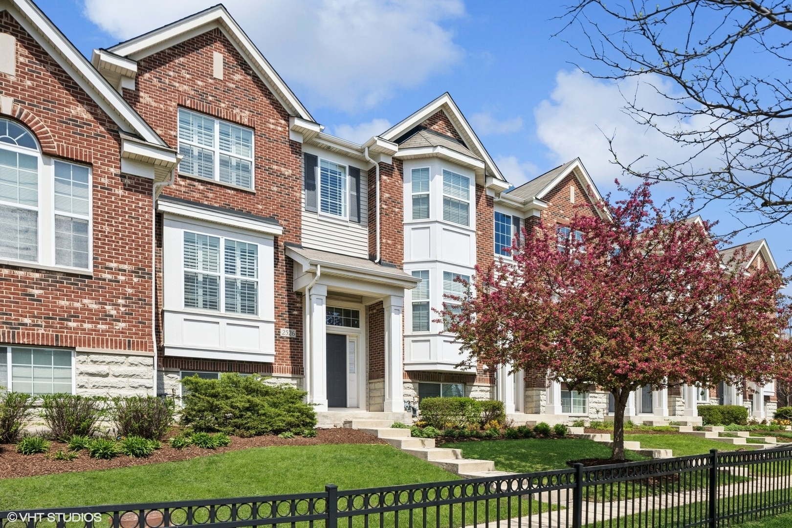 Property Photo: 2526 Dunraven Avenue IL 60540