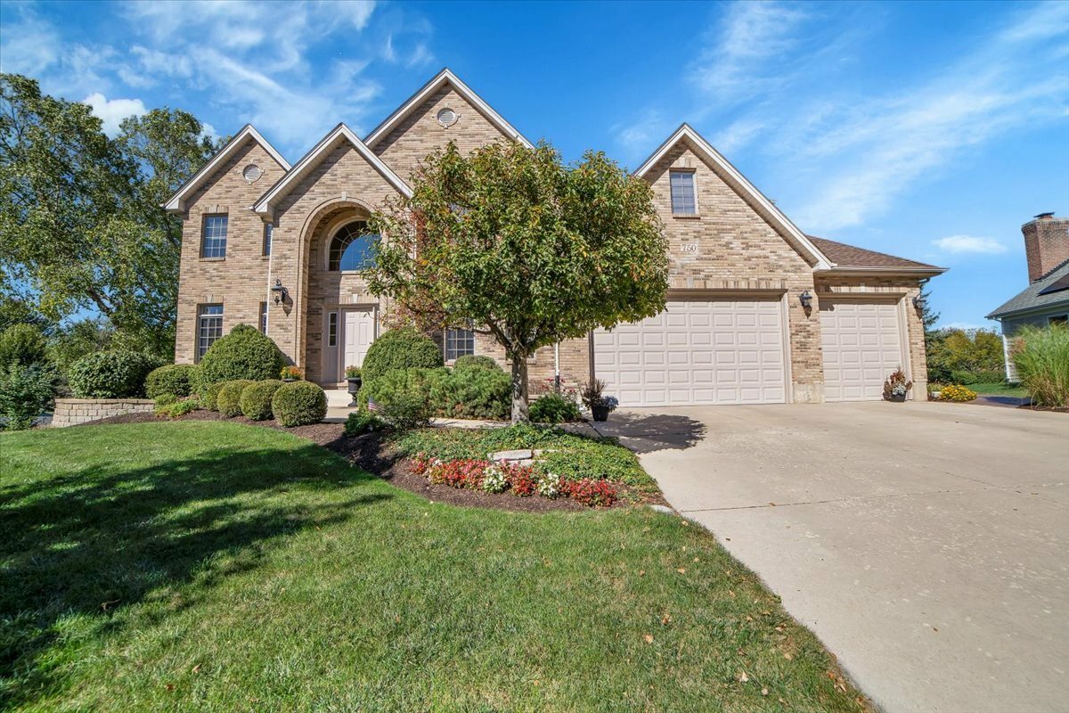 Property Photo: 750 Tudor Court IL 60554