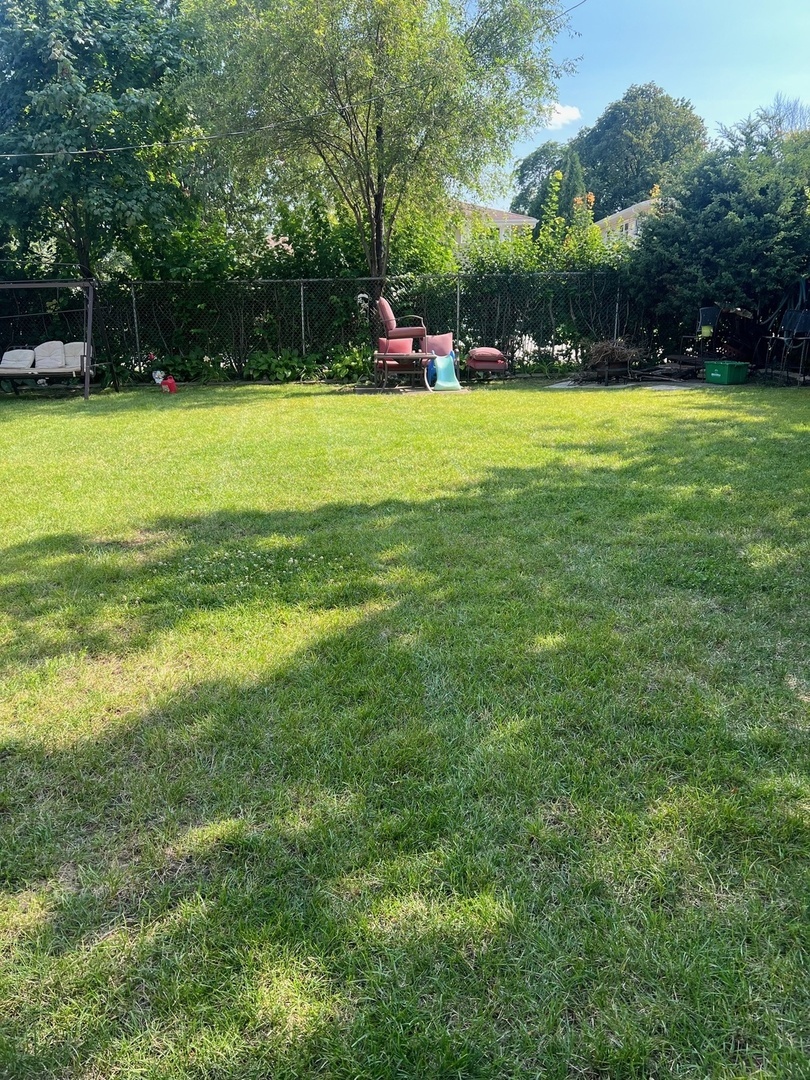 Property Photo: 1000 N Westgate Road IL 60056