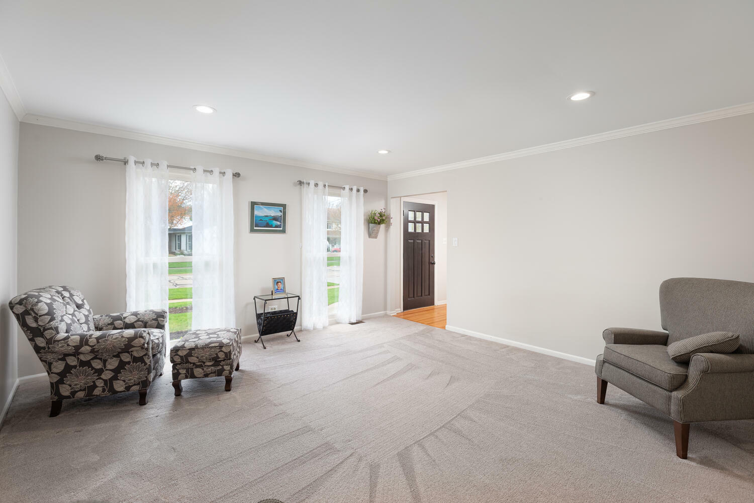 Property Photo: 925 Appomattox Circle IL 60540