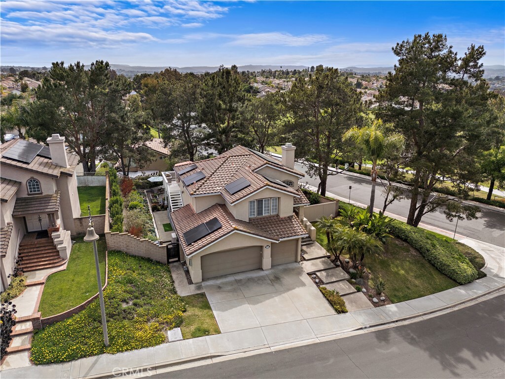 Property Photo: 32 Blackwood CA 92692