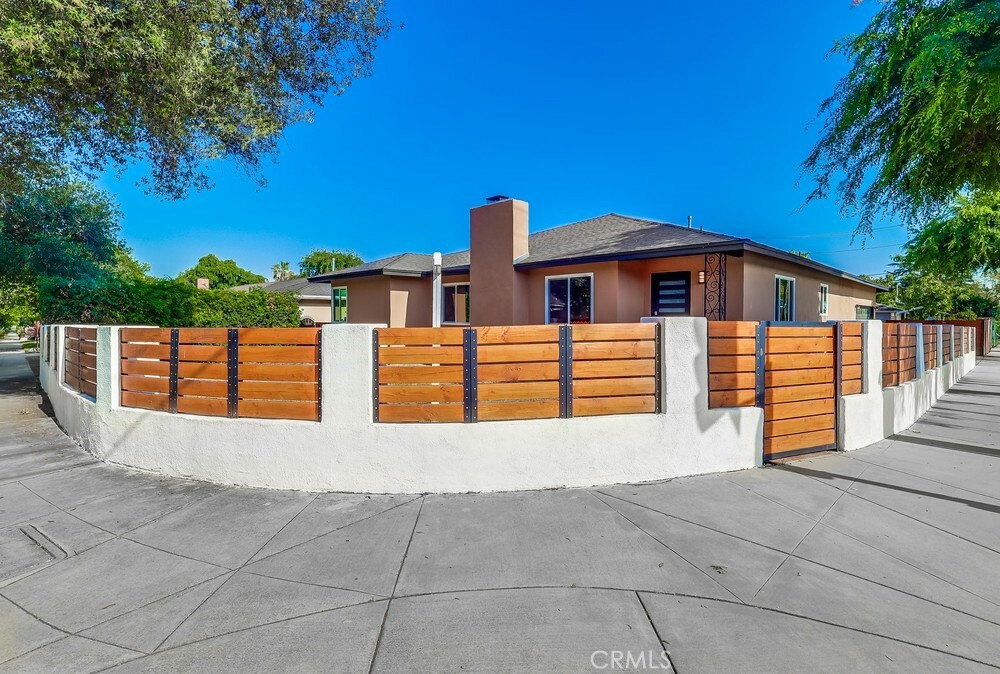 Property Photo: 2748 E Orange Grove Boulevard CA 91107