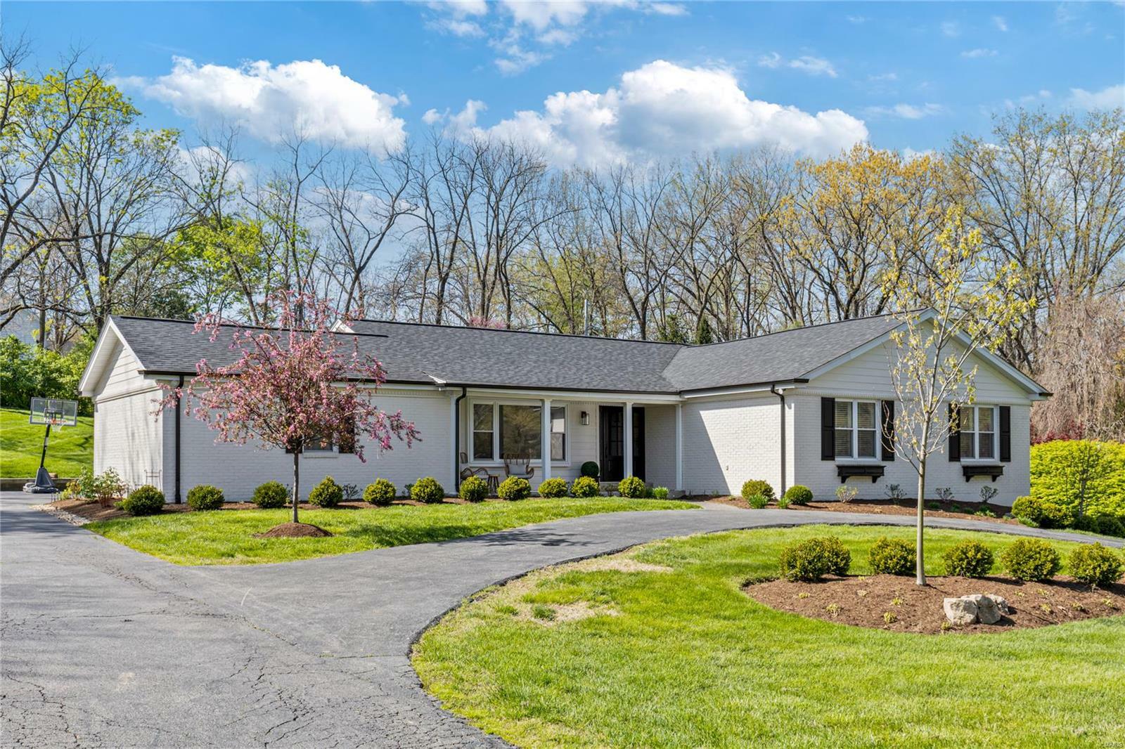 Property Photo: 502 Briar Ridge Lane MO 63131