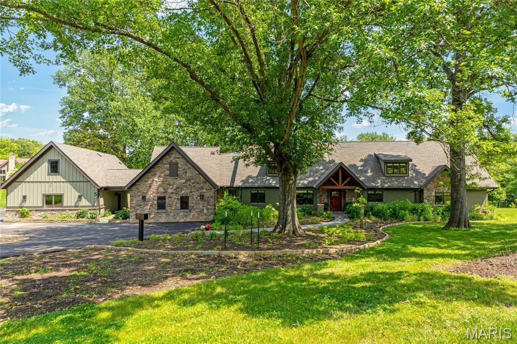Property Photo: 5 Glaizeview Road MO 63017
