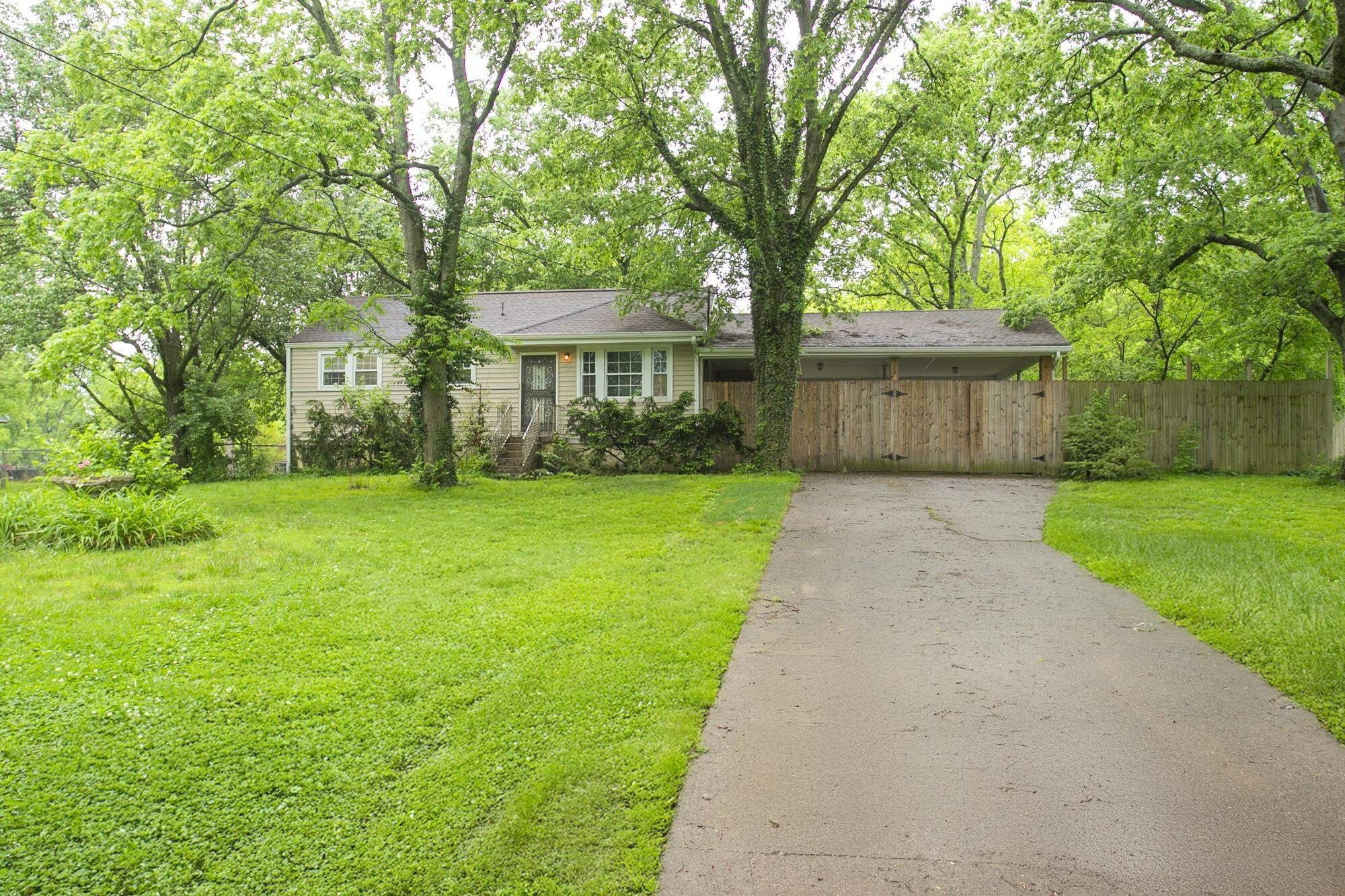Property Photo: 313 Archwood Dr TN 37115