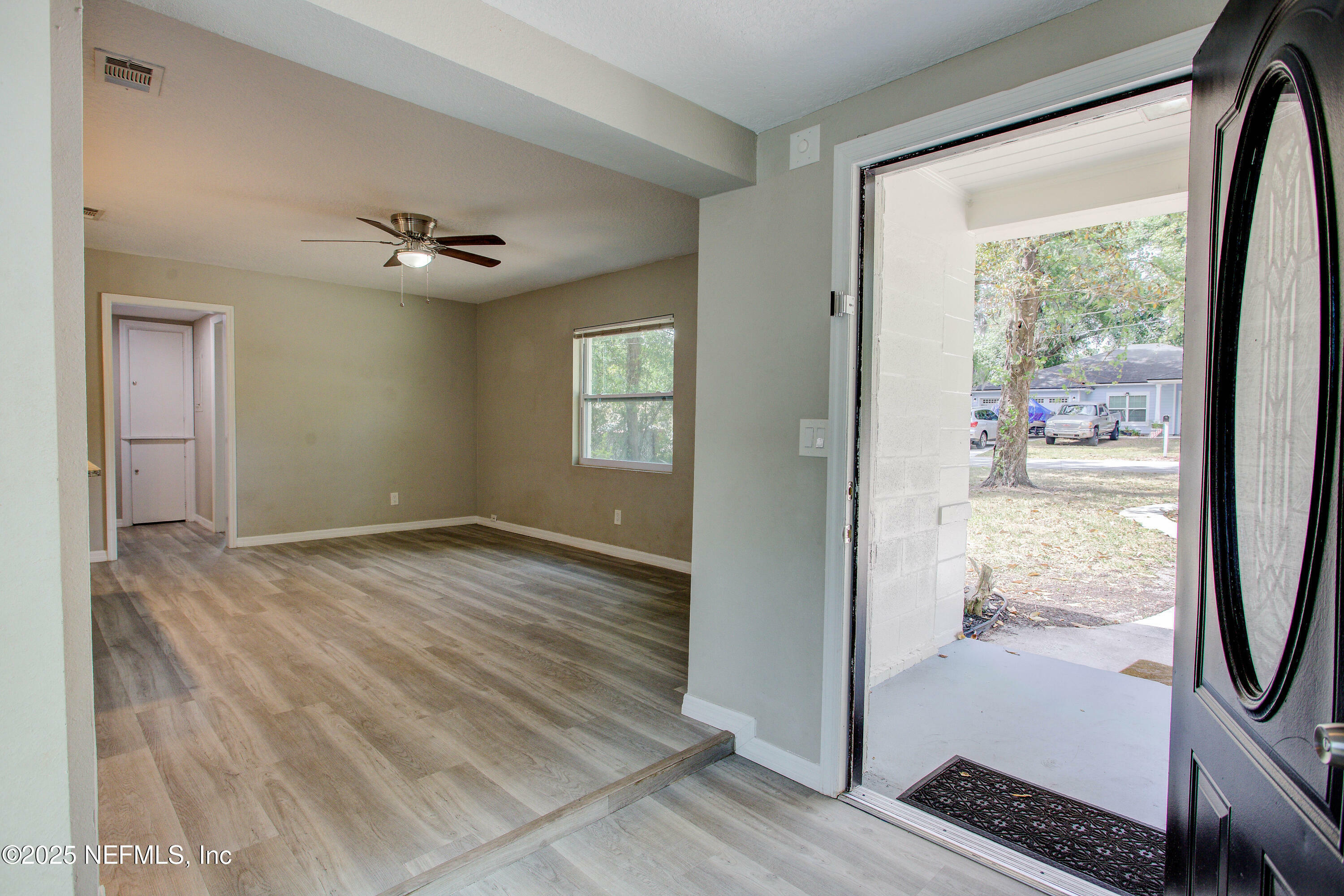 Property Photo: 5540 Windermere Drive FL 32211