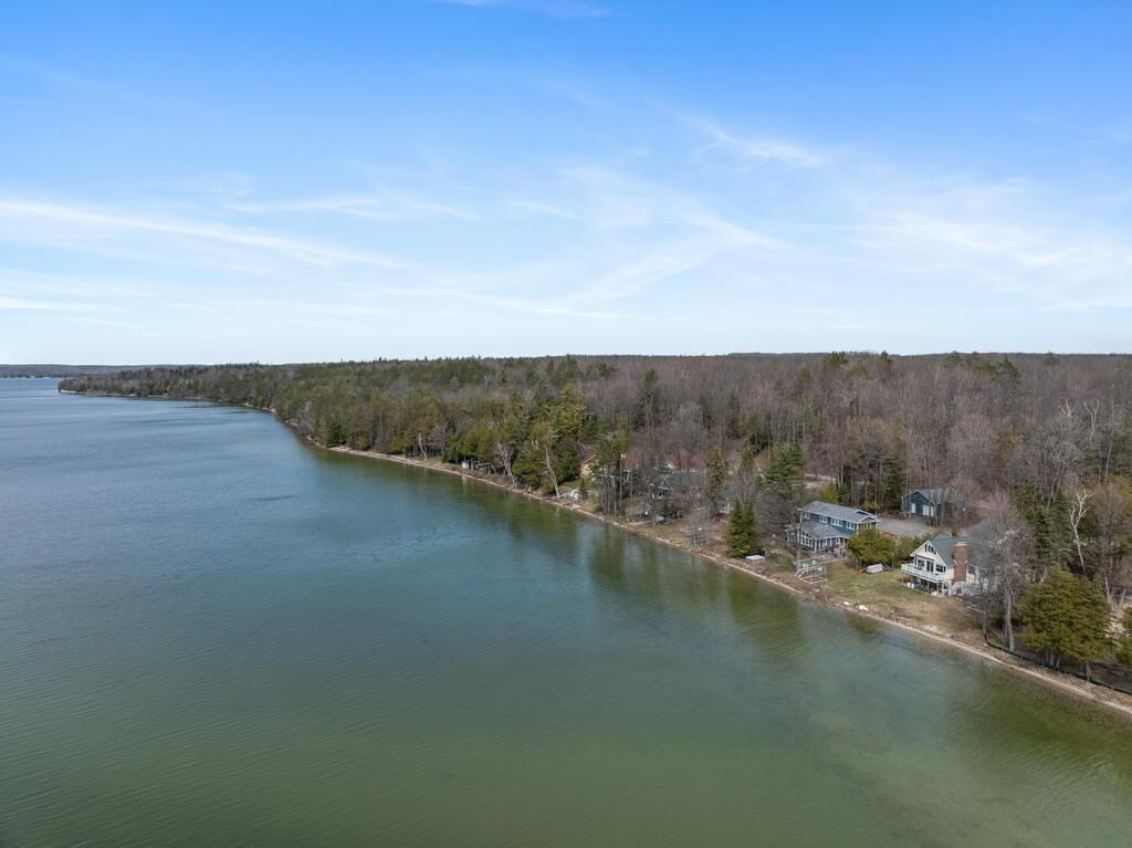 Property Photo: 1553 Nippissing MI 49749