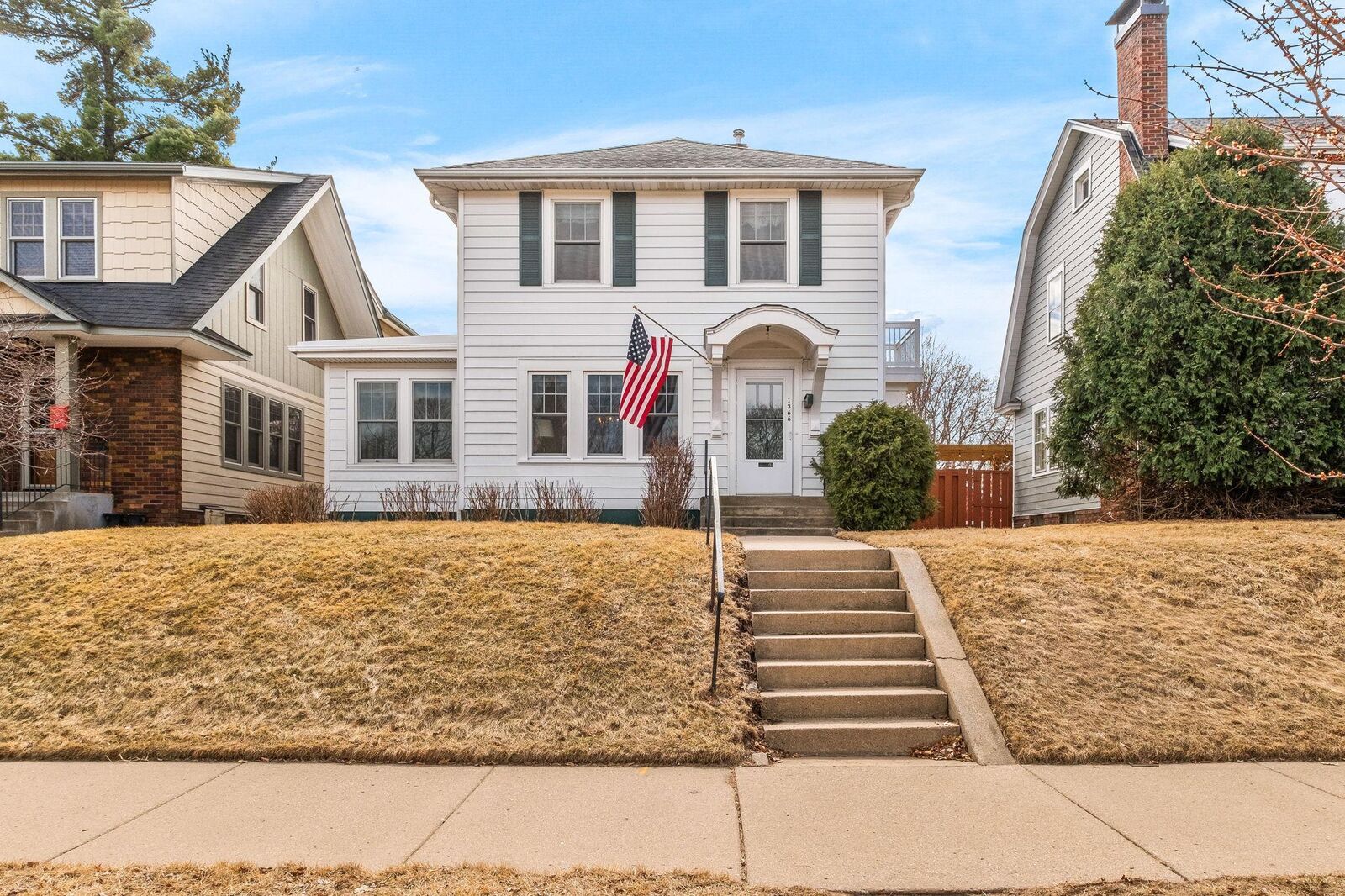 Property Photo: 1366 Osceola Avenue MN 55105