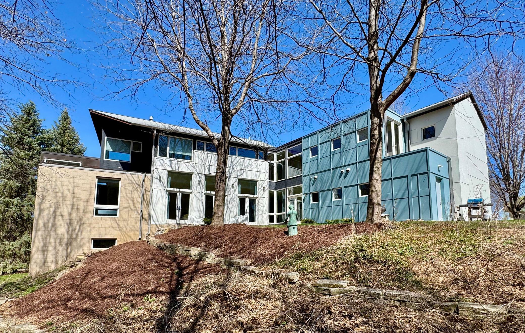 Property Photo: 2206 Grant Court MN 55057