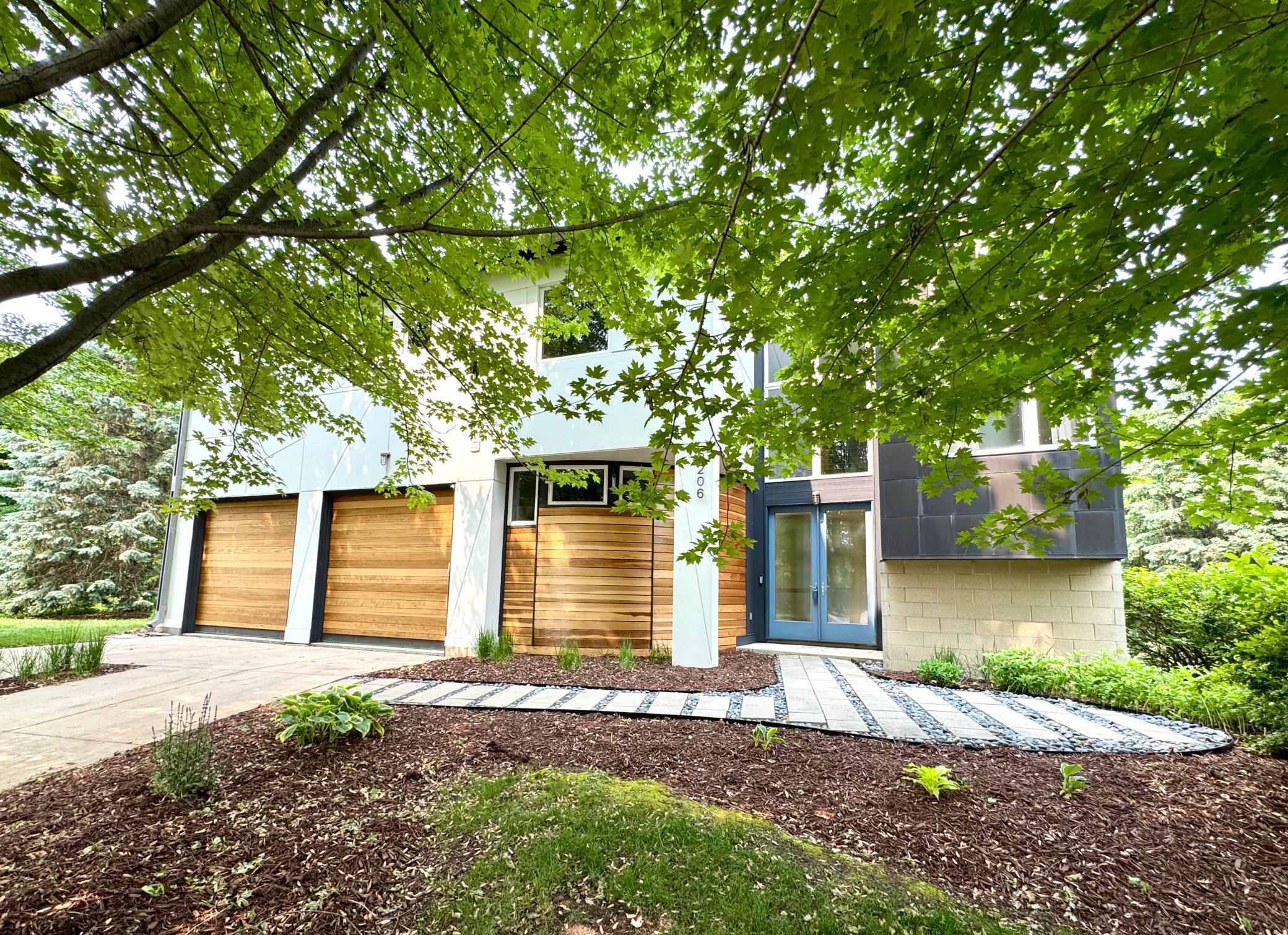 Property Photo: 2206 Grant Court MN 55057