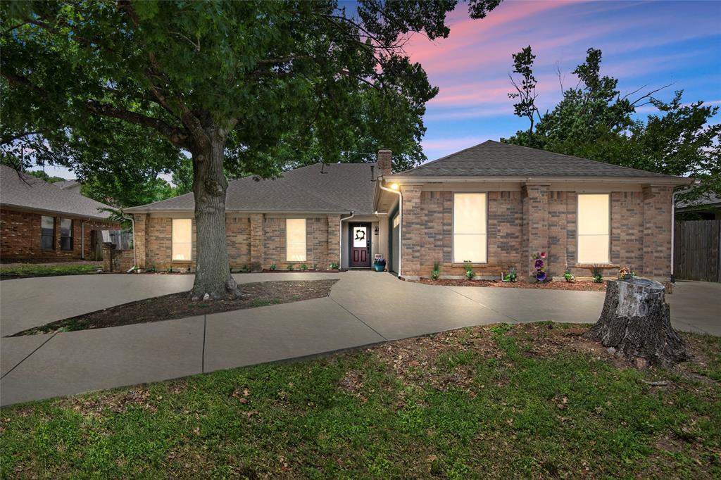 Property Photo:  3702 Woodside Drive  TX 76016 