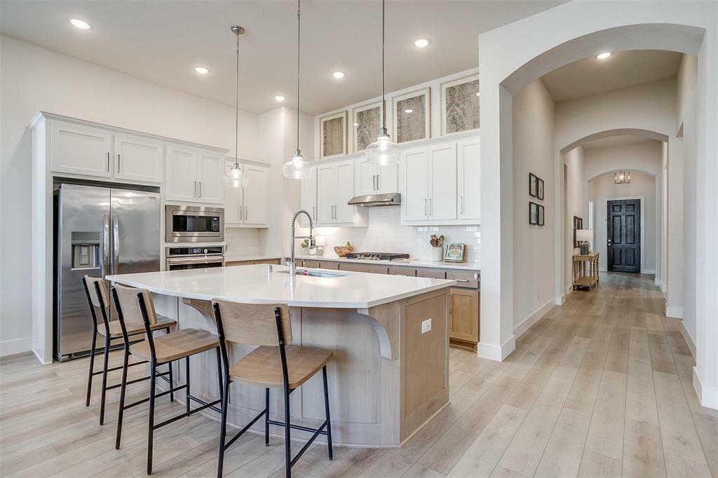 Property Photo: 14904 Chipwood Drive TX 76008
