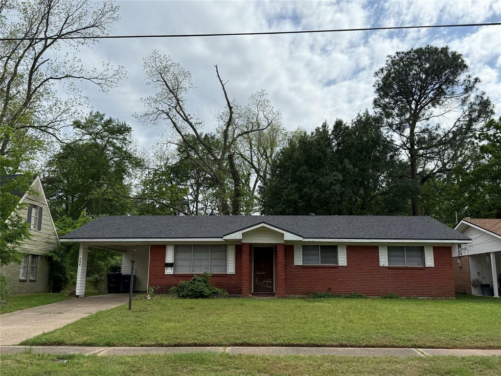 Property Photo: 749 River Oaks Drive LA 71104