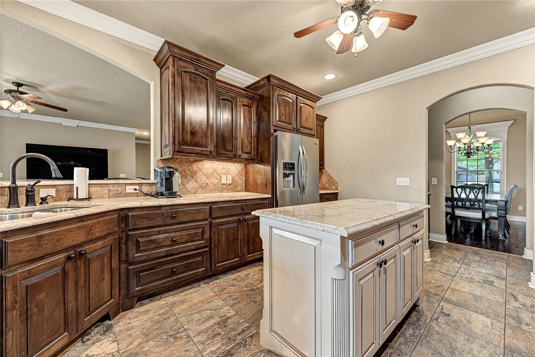 Property Photo: 6409 S 41st Street AR 72758