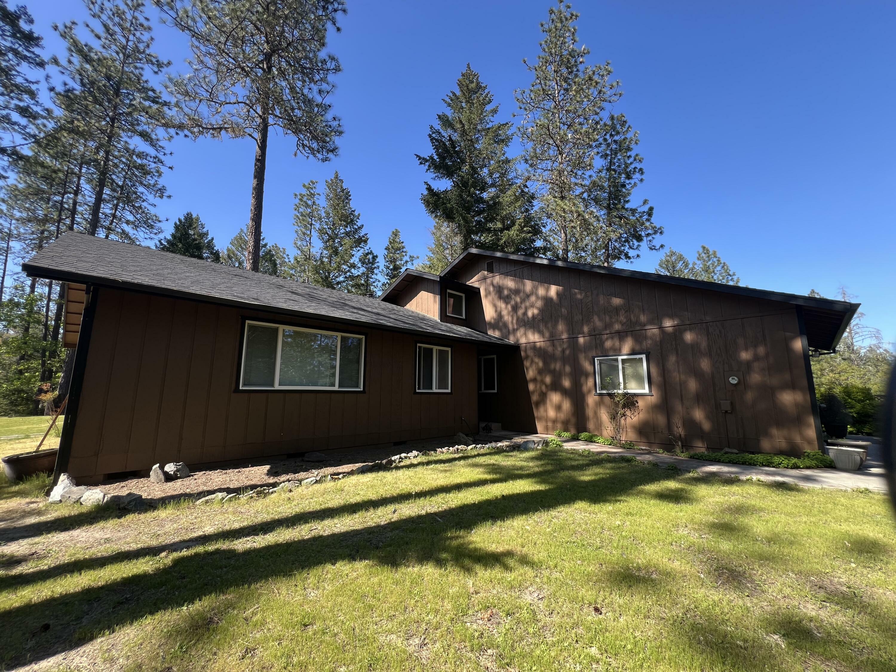 Property Photo: 10058 Lower River Road OR 97526