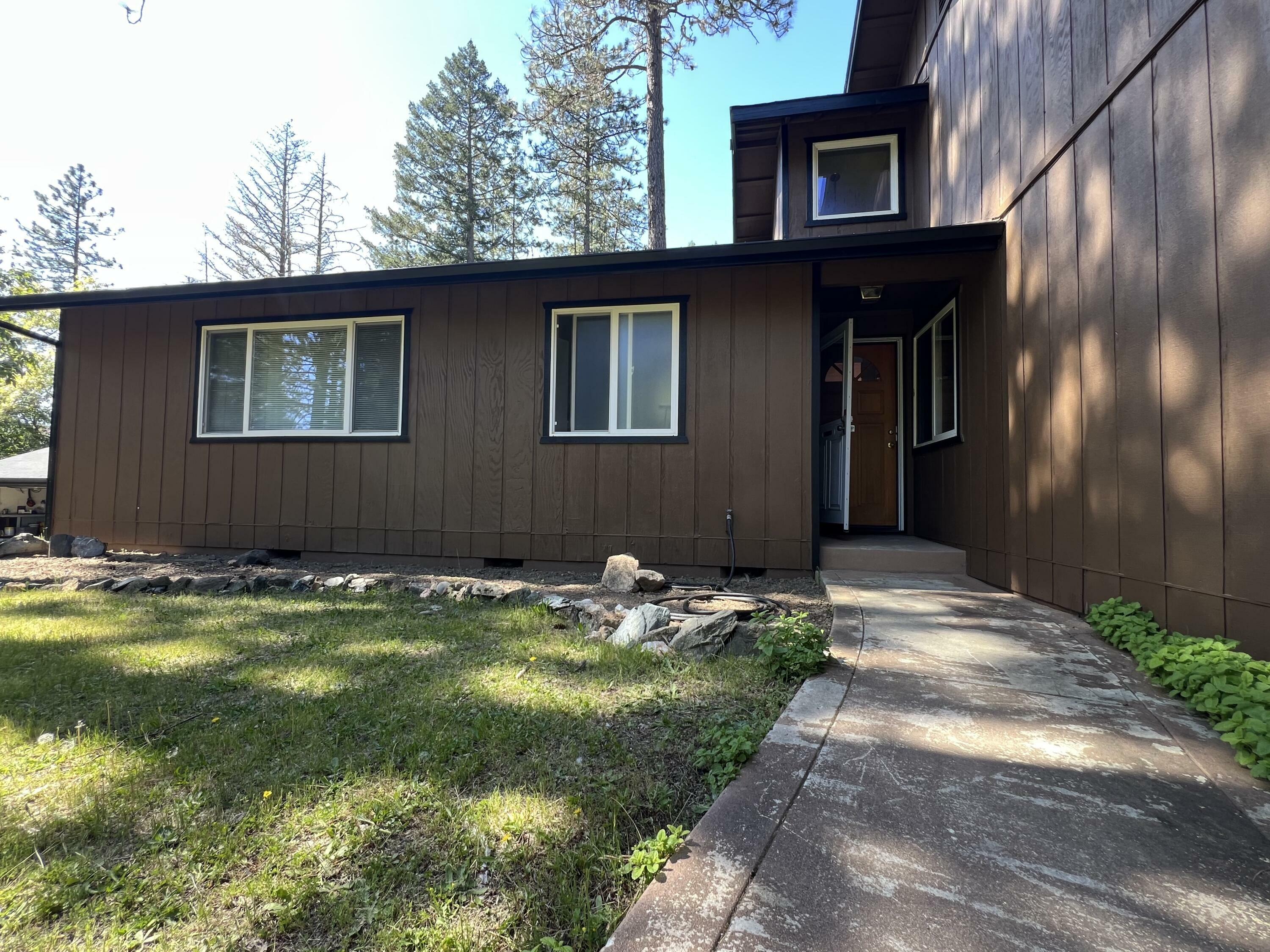 Property Photo: 10058 Lower River Road OR 97526