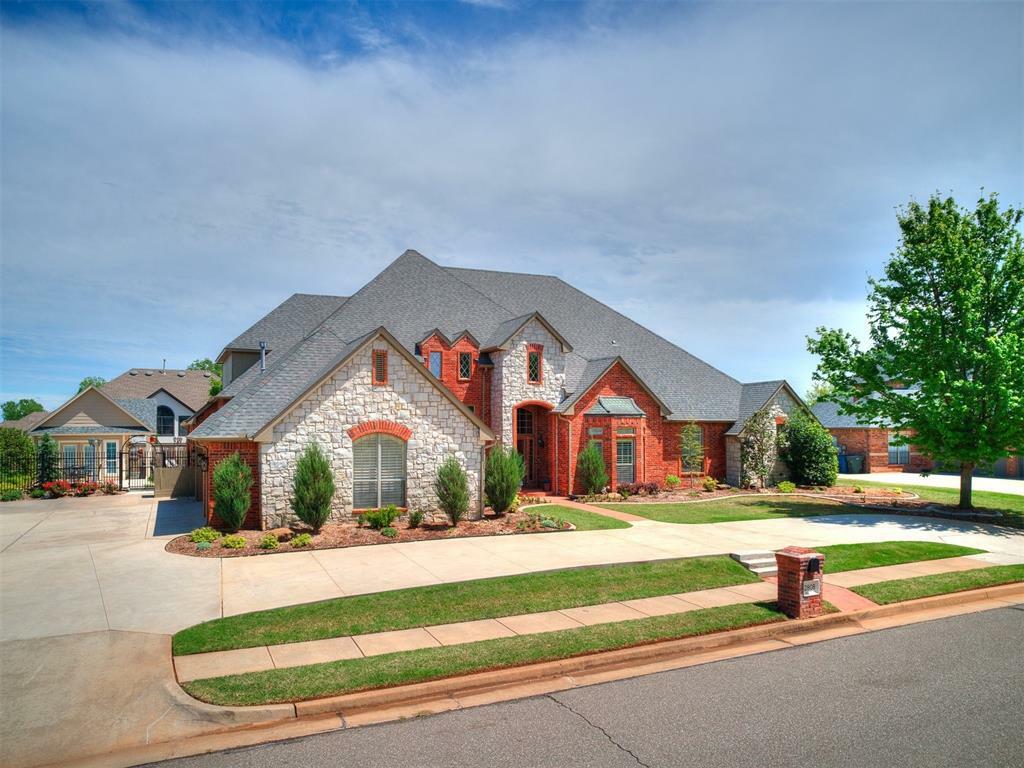 Property Photo: 2808 Warwick Place OK 73013
