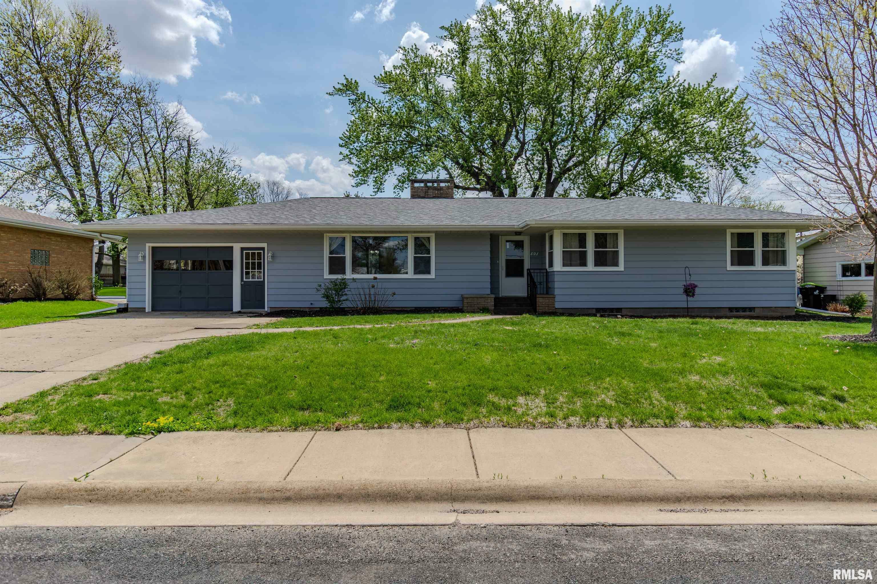 Property Photo: 501 W High Street IL 61561