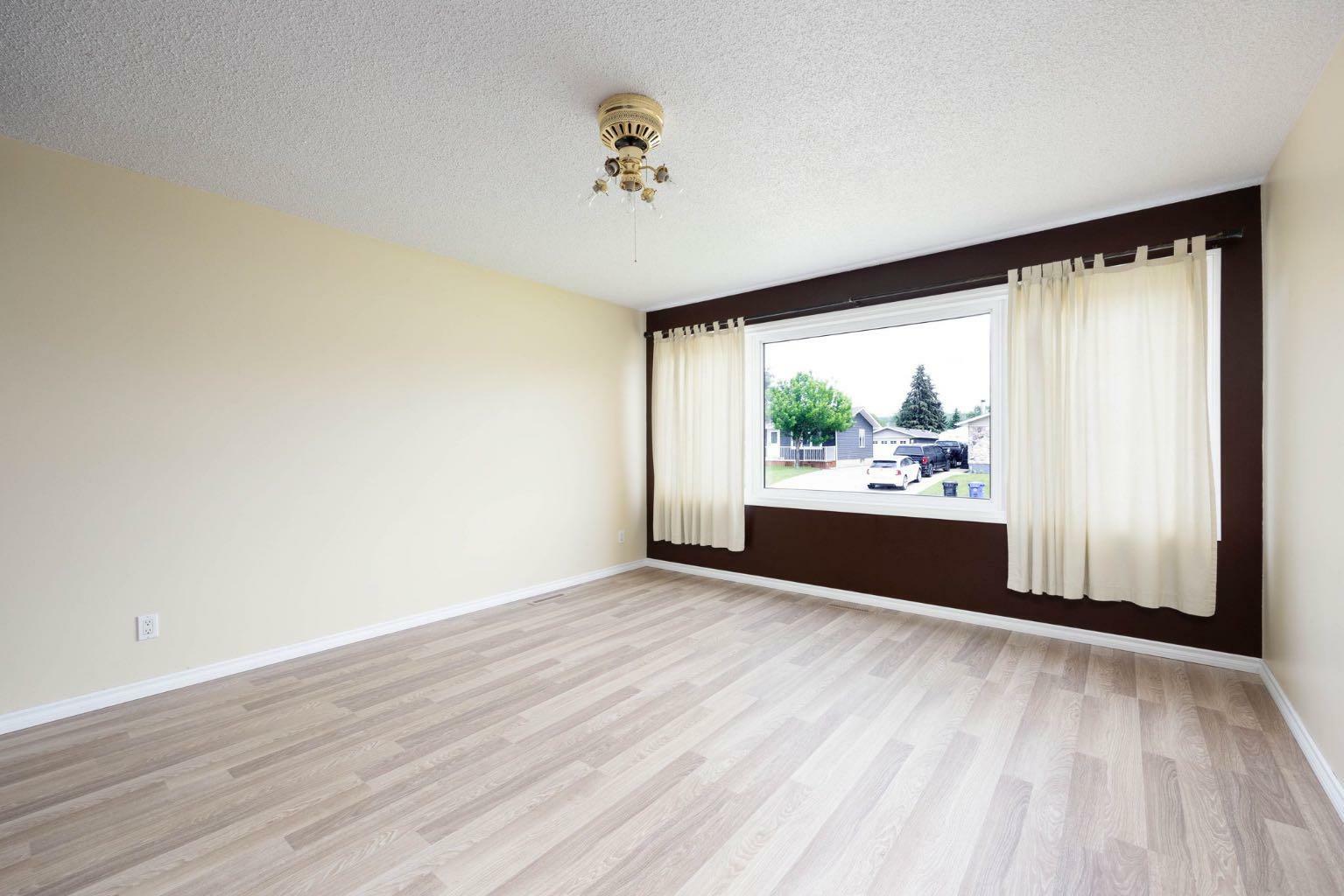 Property Photo: 25 Fitzgerald Avenue AB T9H 1K4