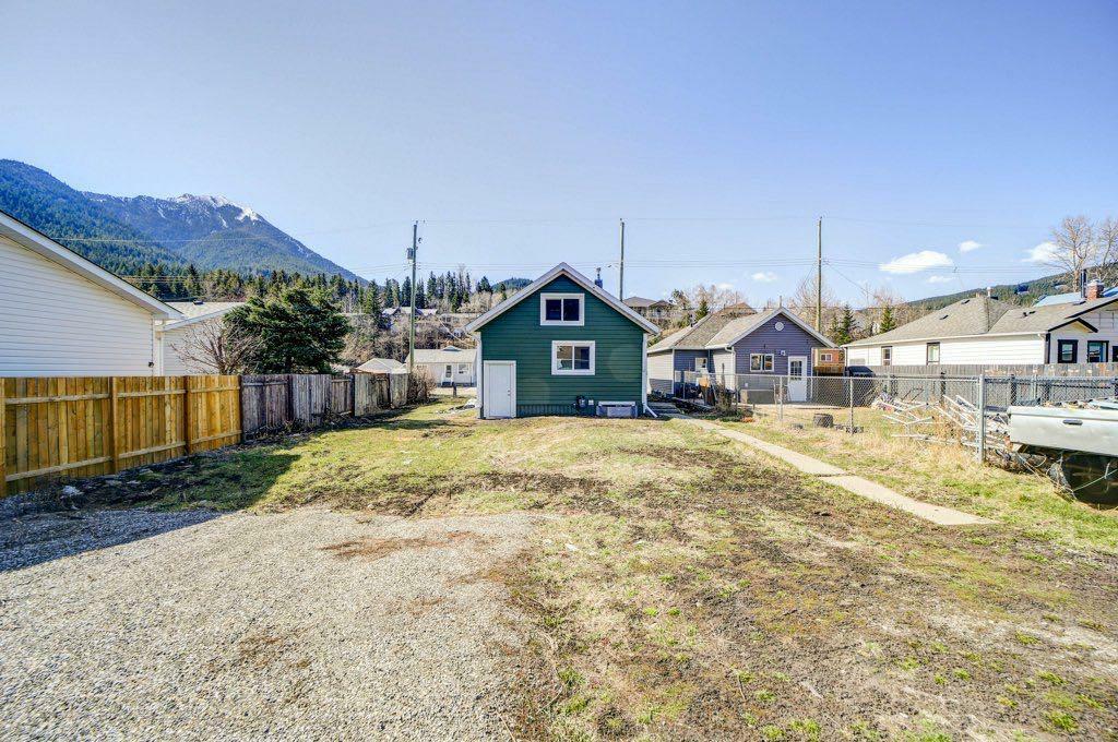 Property Photo: 13425 18 Avenue AB T0K 0E0