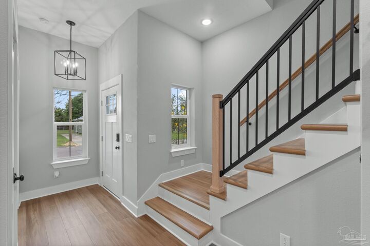 Property Photo: 706 N F St A FL 32501