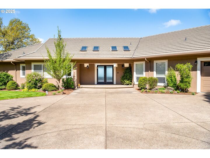 Property Photo: 3455 Spring Blvd OR 97405