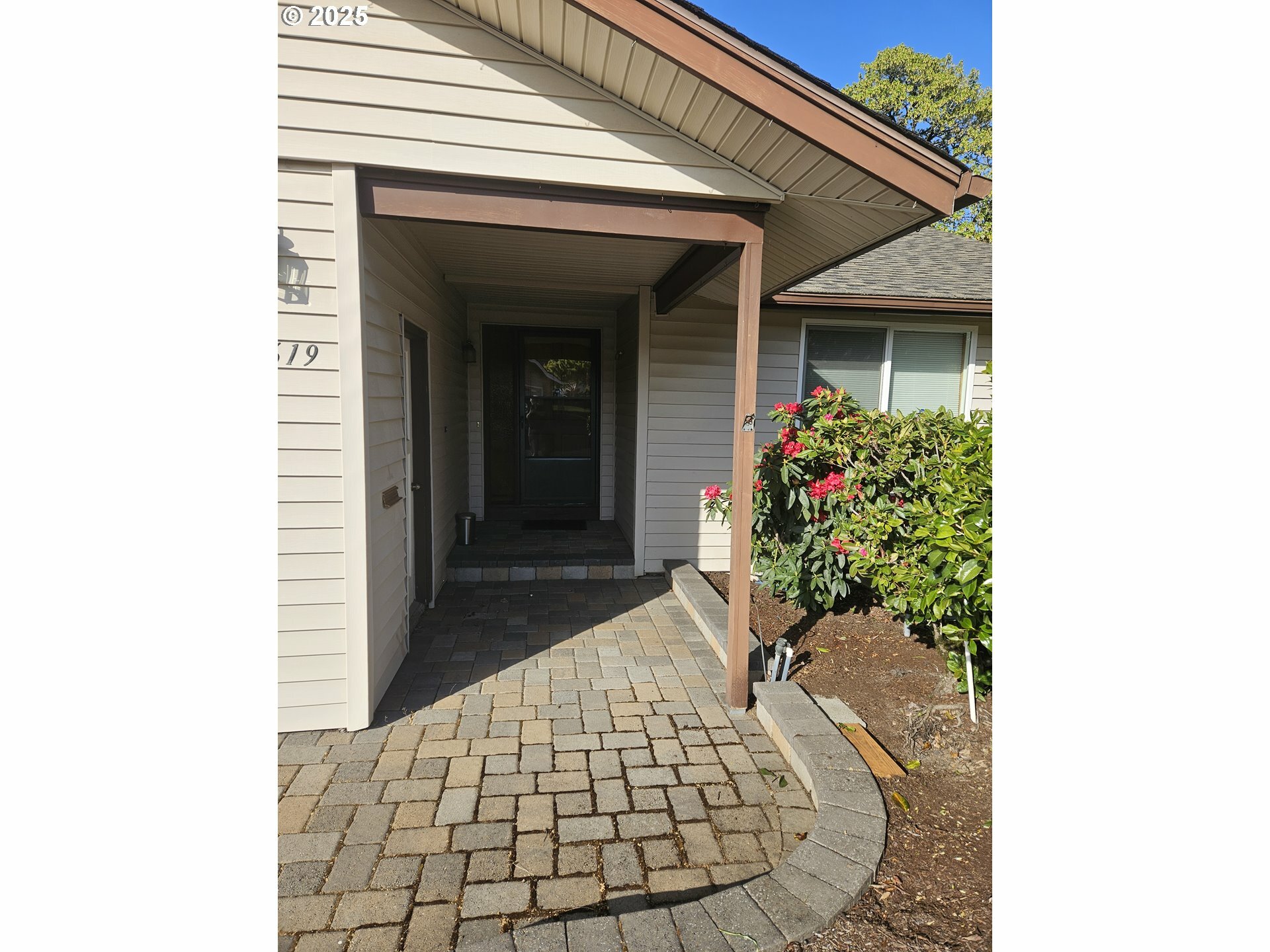 Property Photo:  1619 NW Nut Tree Dr  OR 97304 