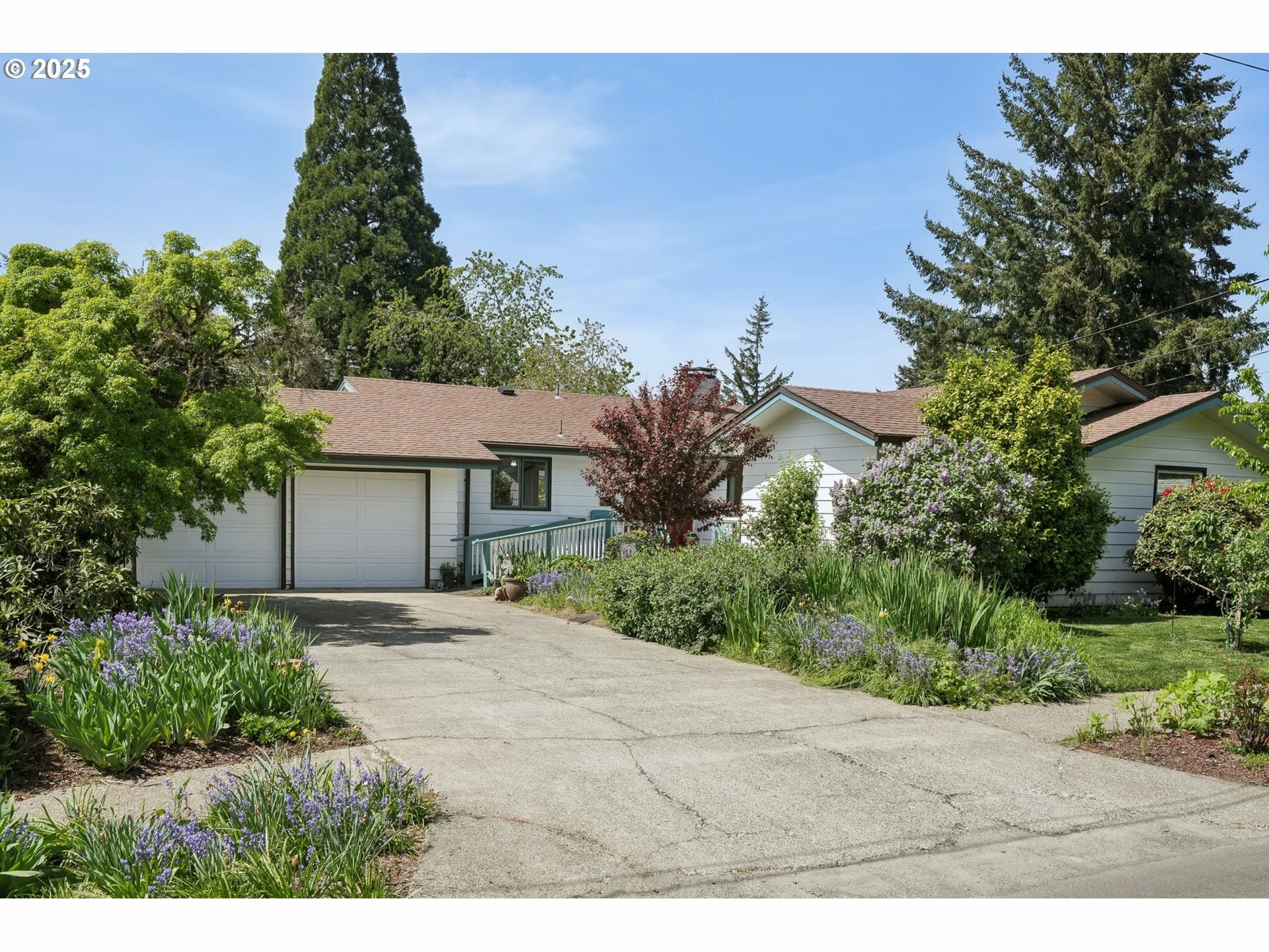 Property Photo: 3361 Bluff Ave OR 97302