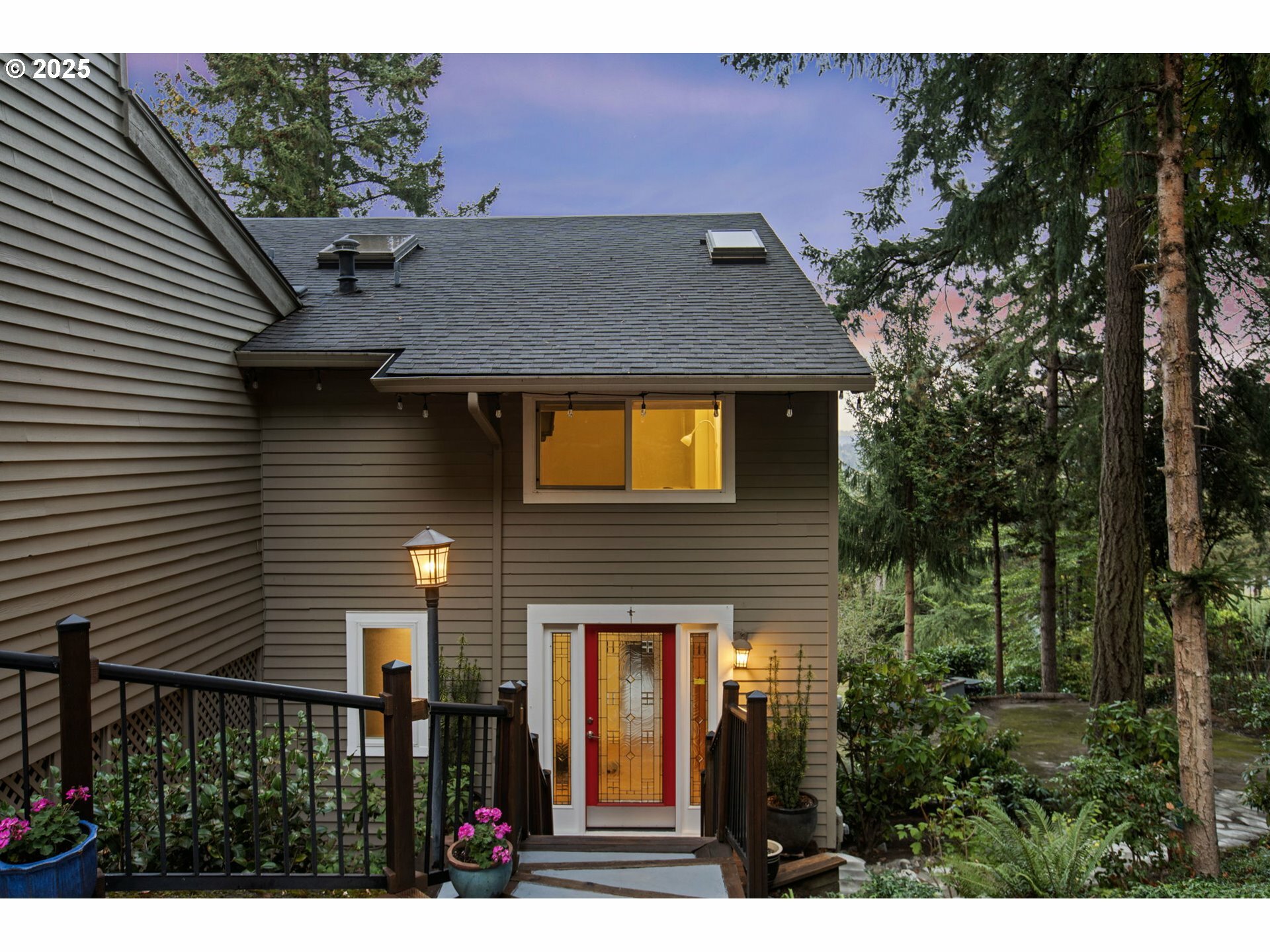 Property Photo: 1361 Glenmorrie Dr OR 97034